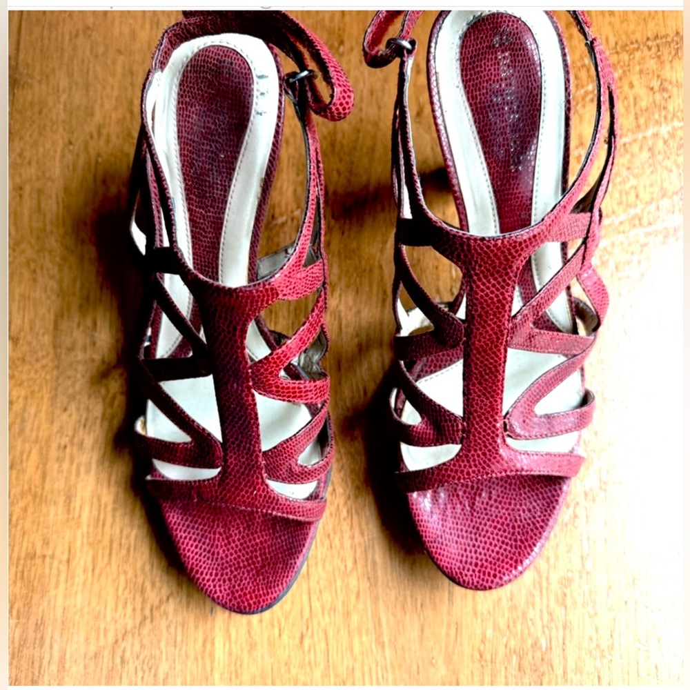 Naturalizer Red platform Strappy Heels 👠